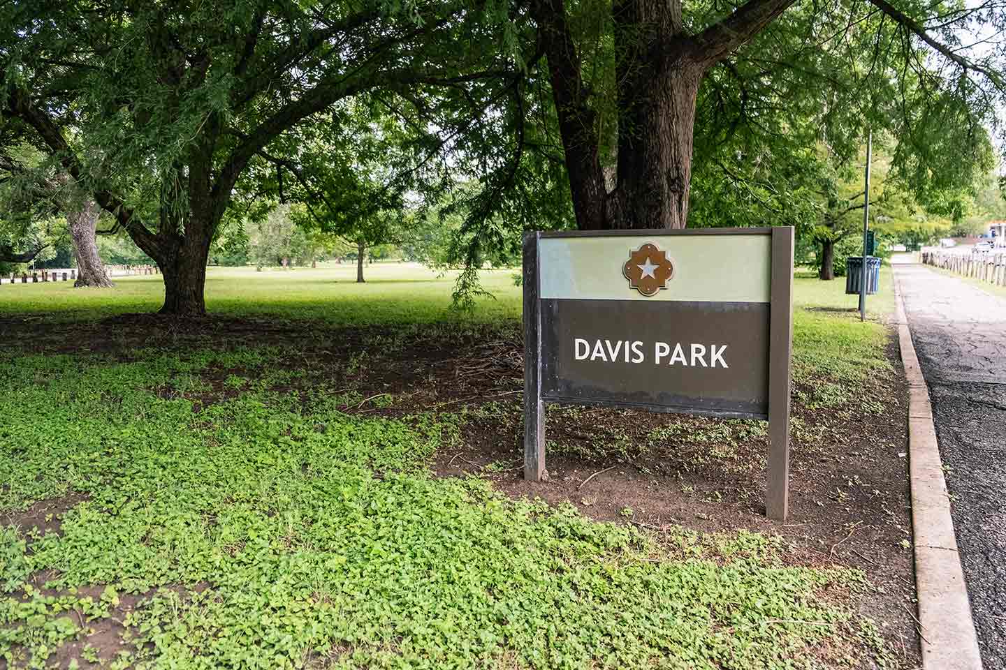 davis park sign