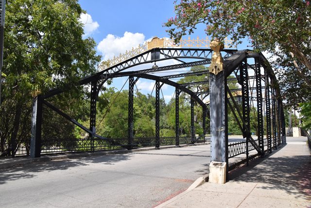 iron truss bridge