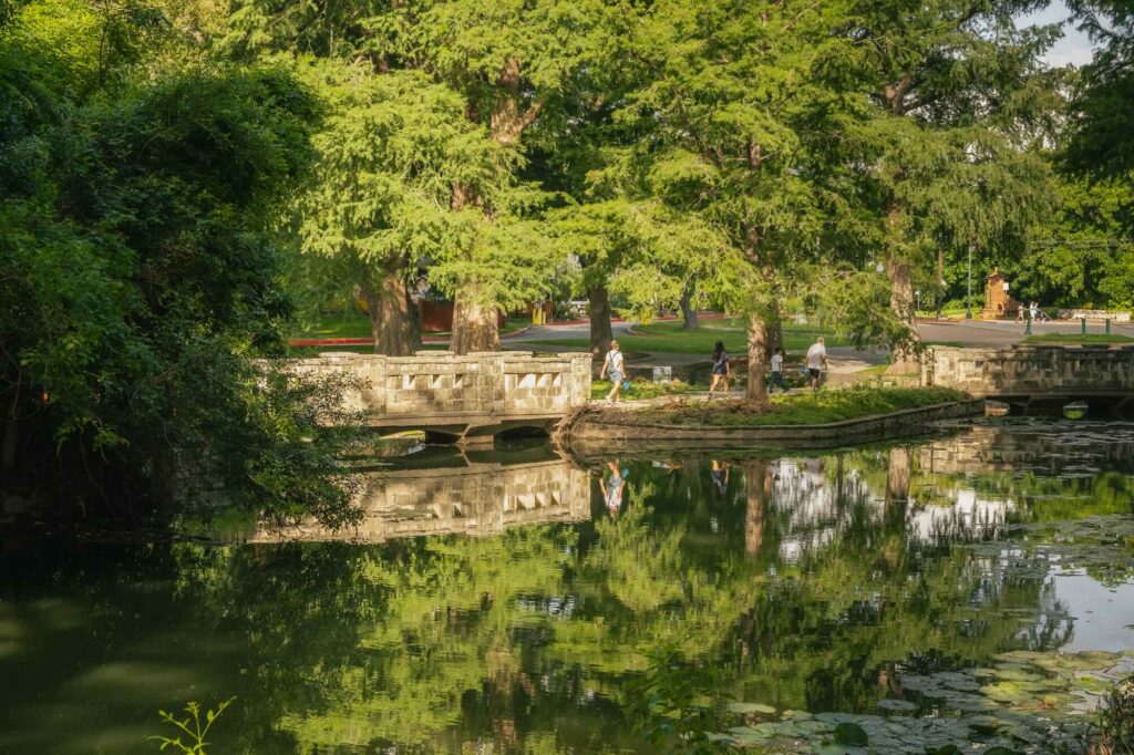 beauty-shot-stone-footbridge
